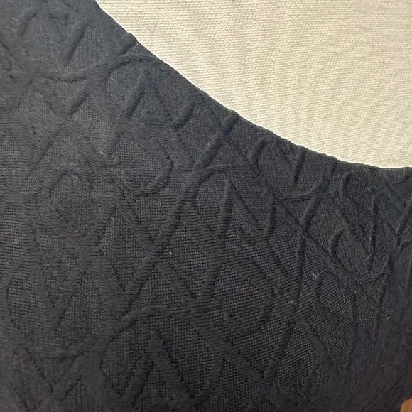 Victoria's Secret Sweat On Point Monogram Print Wireless Sports Bra - Picture 5 of 7